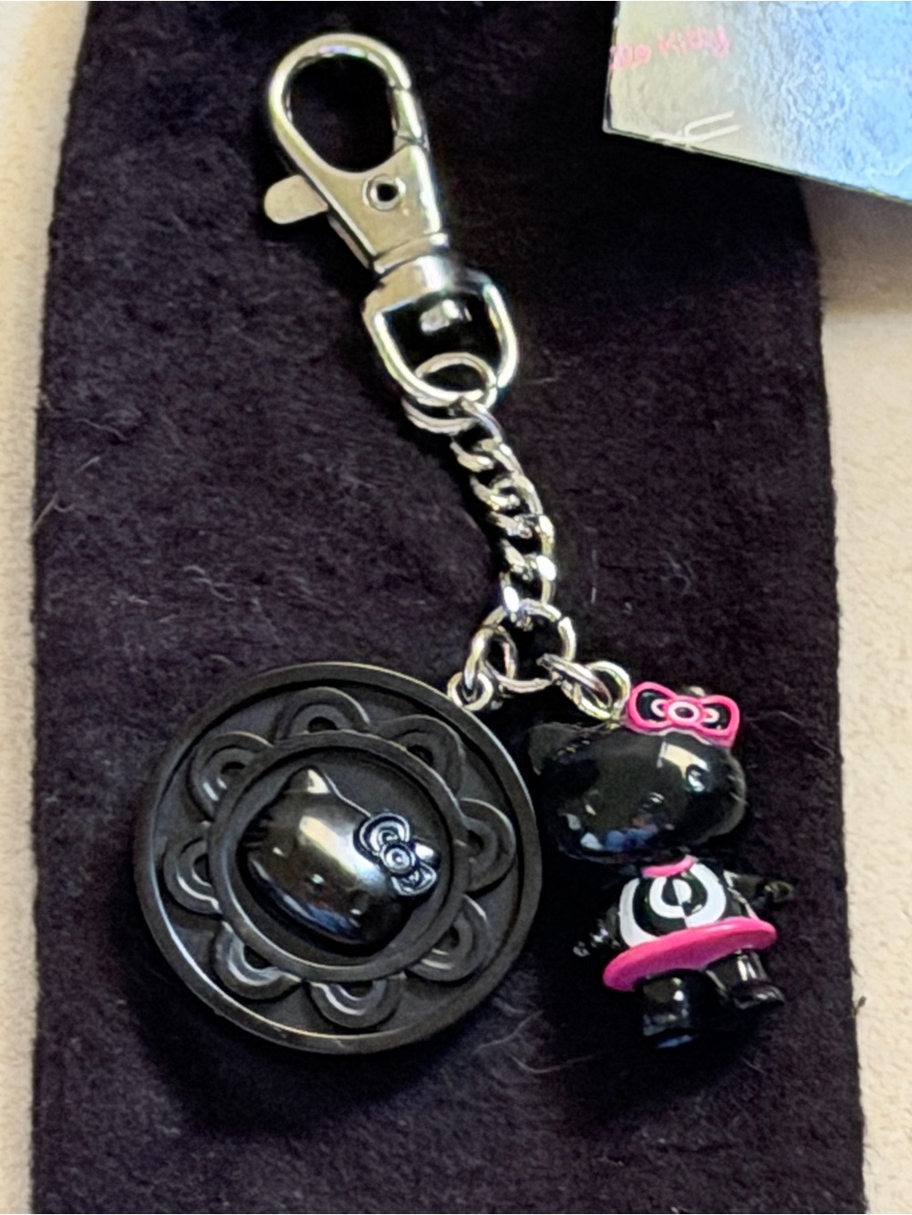 Mac Cosmetics x Hello Kitty Mirrored Key Clip Black Enamel Keychain Pink Accents